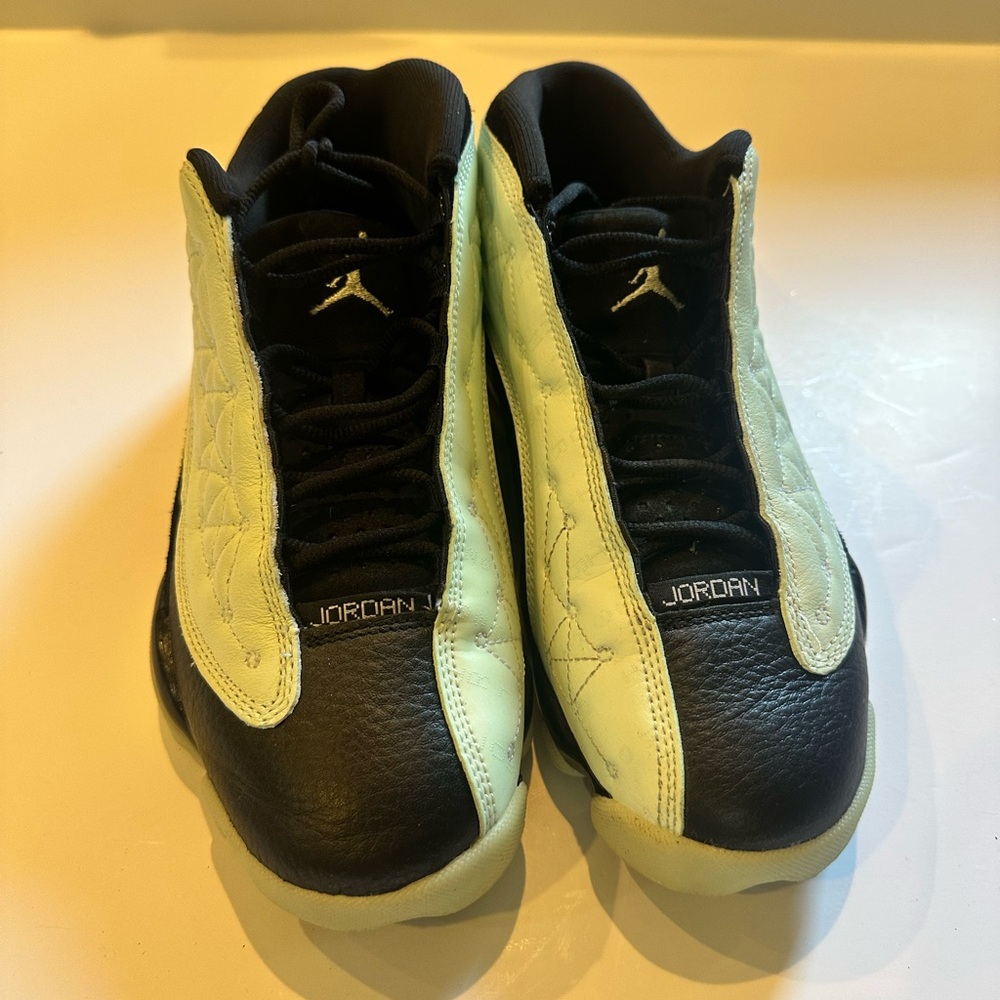 Jordan Glo in the dark Sneakers in Black & Light Green